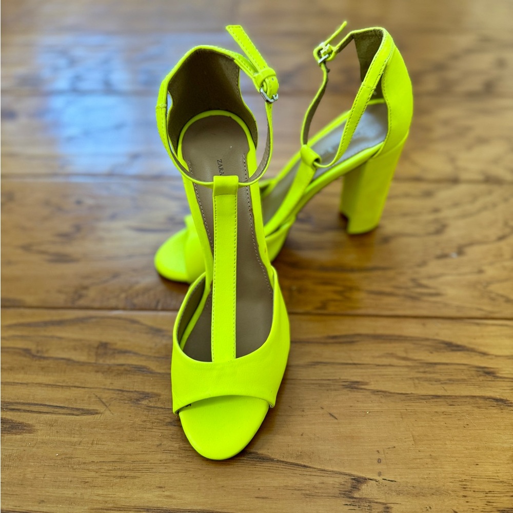 ZARA Neon Yellow T-Strap Block Heel Sandals 6.5 Lime Green Fluo Bright Party Pop - Picture 11 of 14
